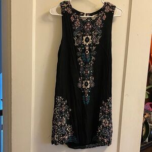 Floral Embroidered Black Sleeveless Top